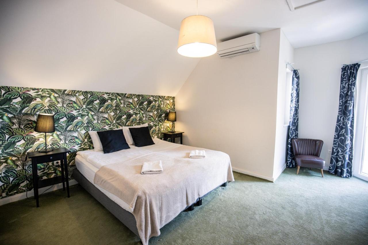 Manor Apartments, โชปาค ภายนอก รูปภาพ